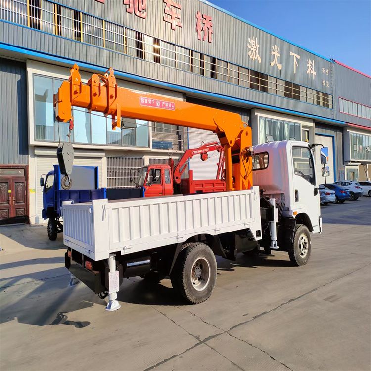 凤城市三轮随车吊定制 农用改装机自备吊中瑞长期出售